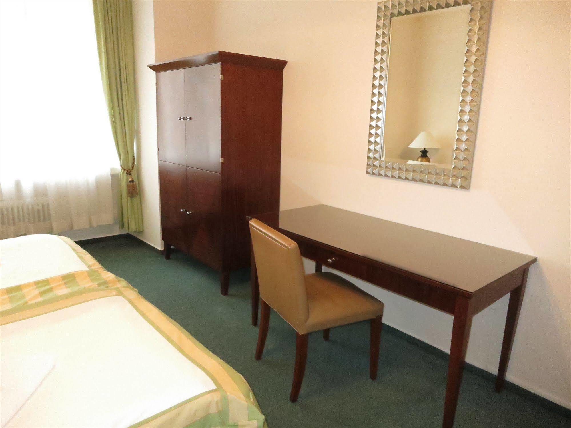 Hotel Mira Inn Prag Eksteriør billede