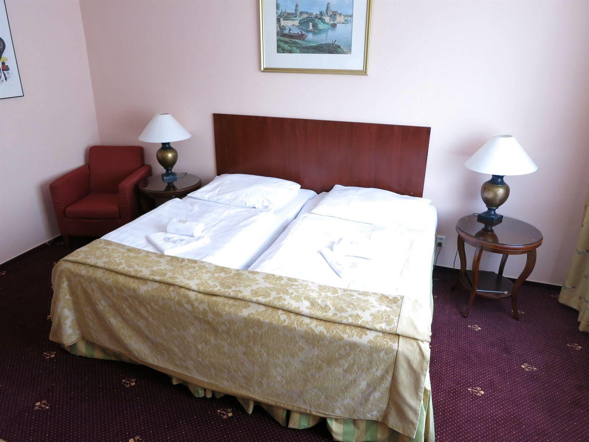 Hotel Mira Inn Prag Eksteriør billede
