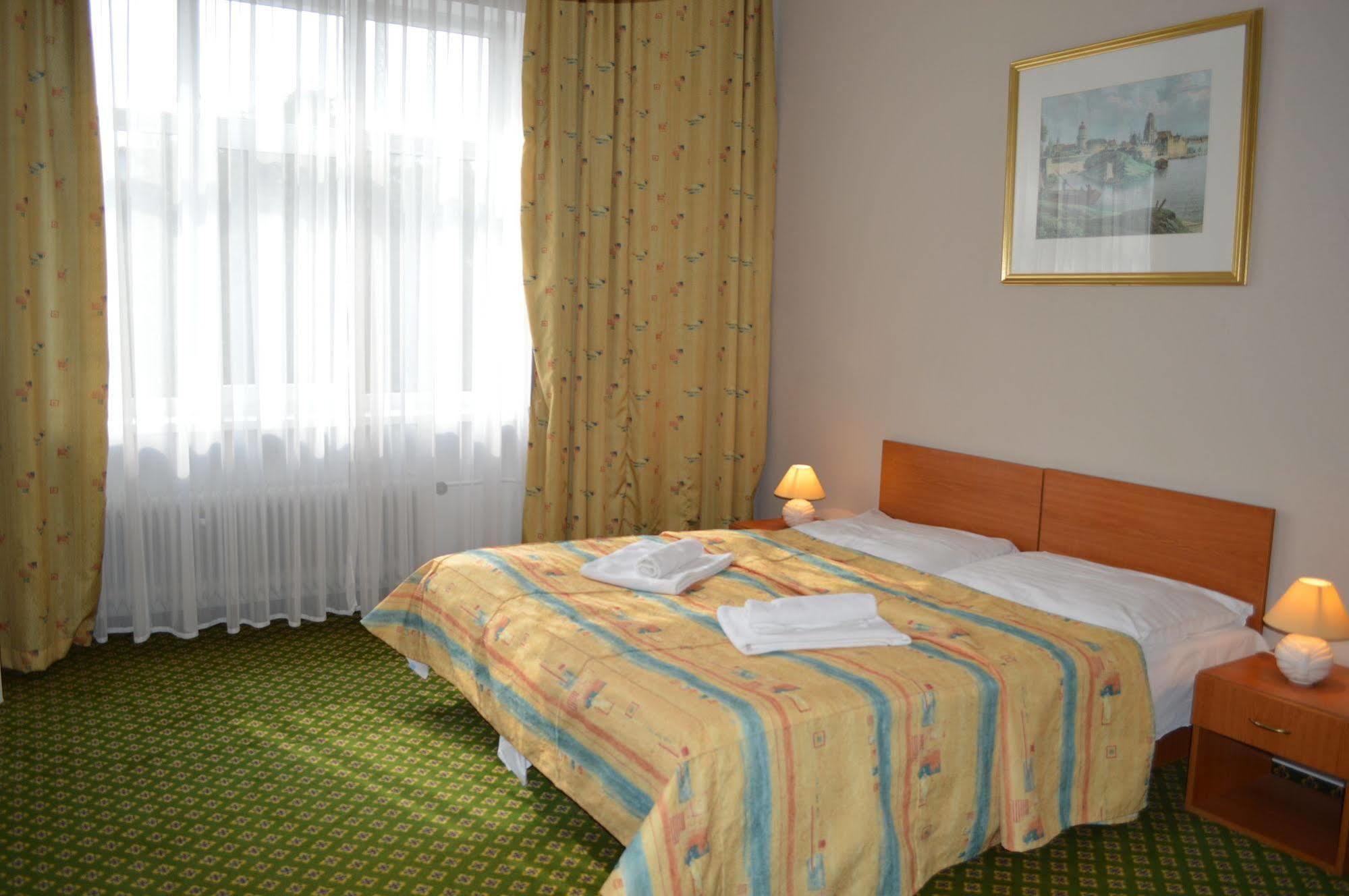 Hotel Mira Inn Prag Eksteriør billede